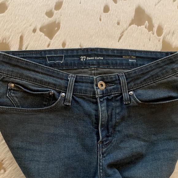 Levi’s Strauss & Co. modern rise skinny jeans - Picture 3 of 4